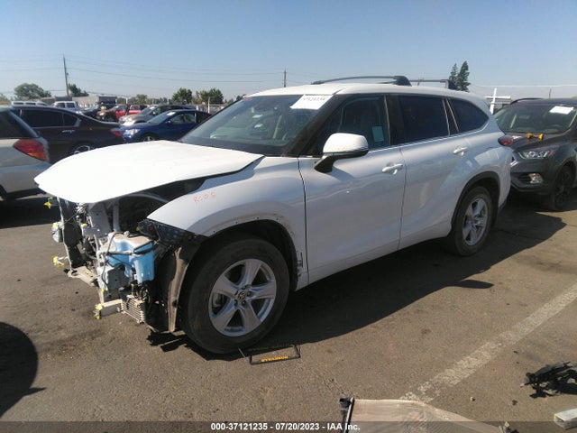 Toyota Highlander Le 2022 5TDBZRBH4NS580900 Image 2
