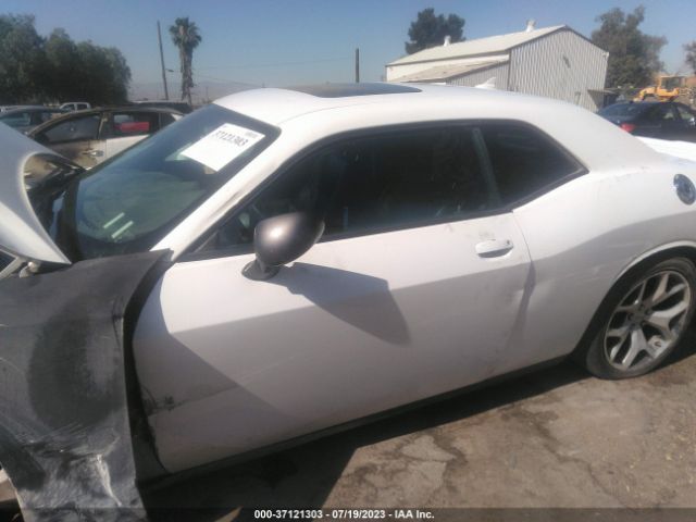 2C3CDZAG5GH240575 Dodge Challenger Sxt Plus