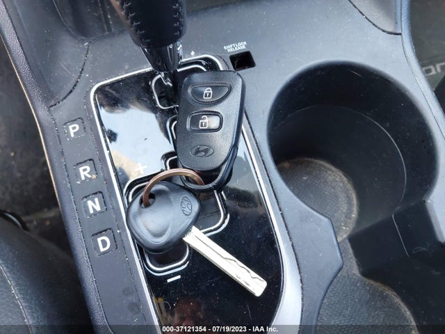 2013 HYUNDAI TUCSON GLS VIN: KM8JUCAC4DU615440