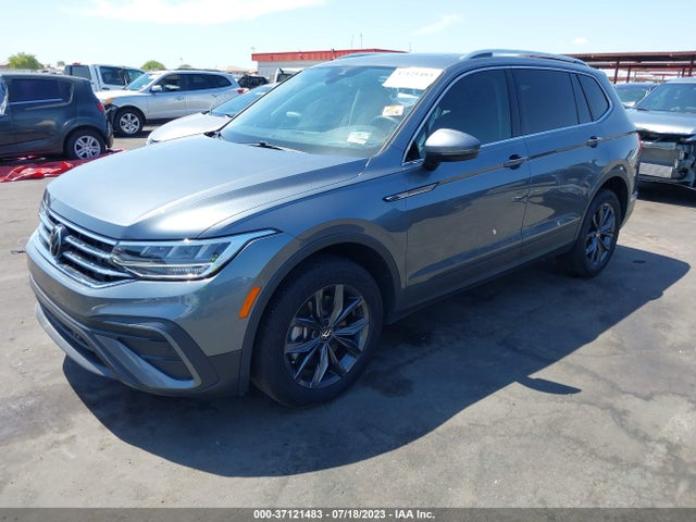 3VV2B7AX6NM162339 Volkswagen TIGUAN SE