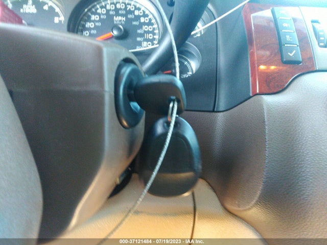 2011 CHEVROLET SUBURBAN 1GNSCJE0XBR396832 Photo 10