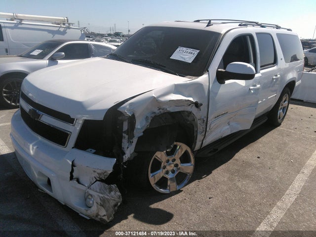 2011 CHEVROLET SUBURBAN 1GNSCJE0XBR396832 Photo 1