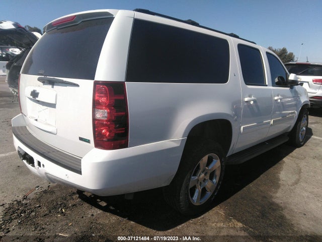 2011 CHEVROLET SUBURBAN 1GNSCJE0XBR396832 Photo 3