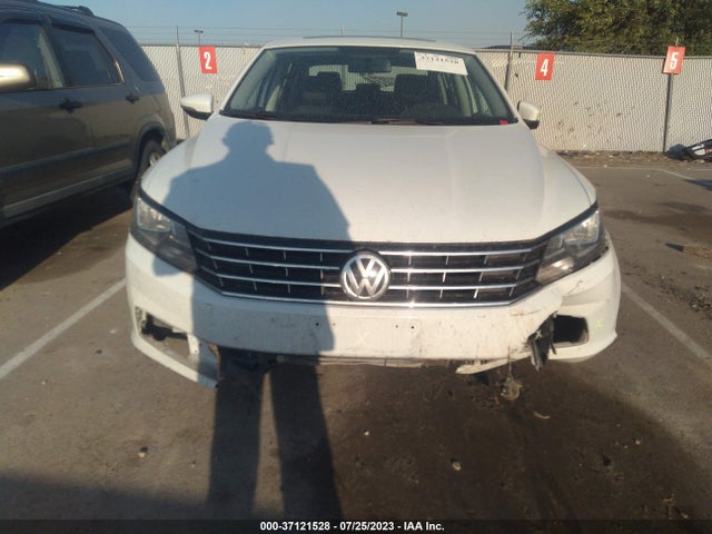 1VWBT7A31HC016507 Volkswagen Passat 1.8t Se