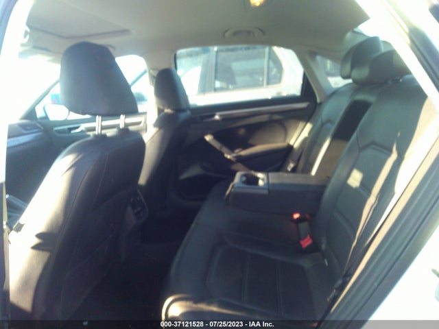 1VWBT7A31HC016507 Volkswagen Passat 1.8t Se