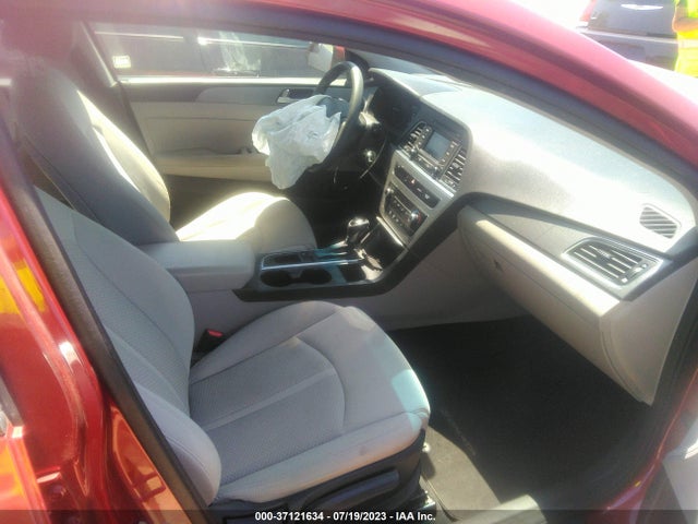 2015 HYUNDAI SONATA 2.4L SE VIN: 5NPE24AF4FH241579