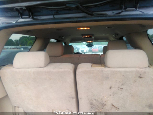 2011 GMC YUKON SLE VIN: 1GKS1AE02BR222269