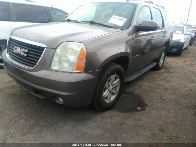 2011 GMC YUKON SLE VIN: 1GKS1AE02BR222269