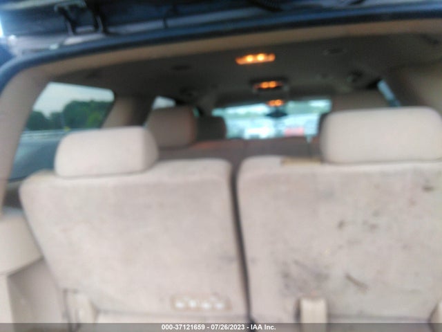 2011 GMC YUKON SLE VIN: 1GKS1AE02BR222269