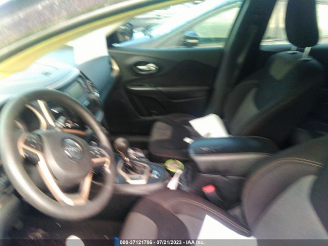 1C4PJMAB3FW635089 Jeep Cherokee Sport