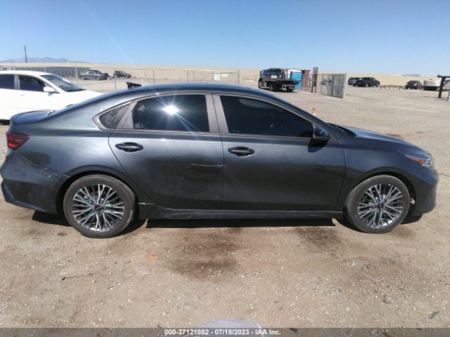 3KPF54AD0NE425821 KIA Forte Gt-line