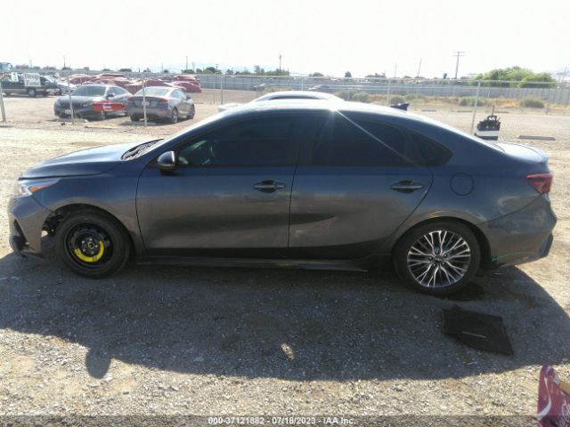 3KPF54AD0NE425821 KIA Forte Gt-line