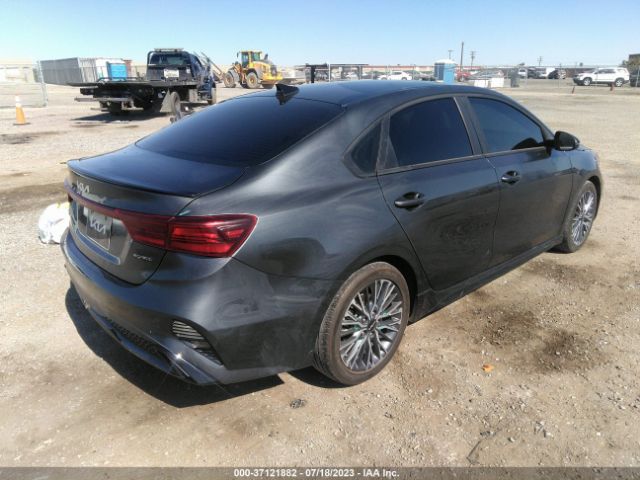 3KPF54AD0NE425821 KIA Forte Gt-line