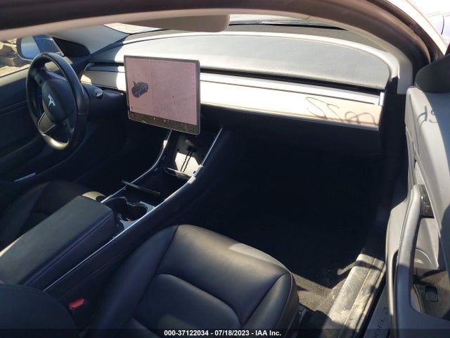 5YJ3E1EB1JF063903 Tesla Model 3 Long Range
