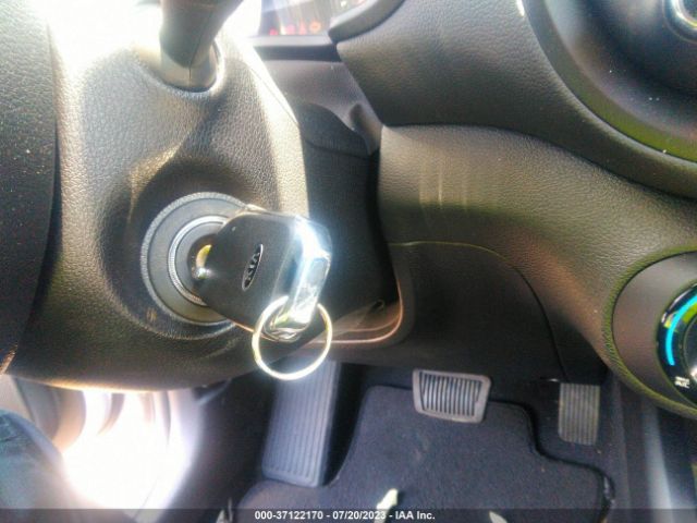 KNDJ23AU4M7795777 KIA SOUL S