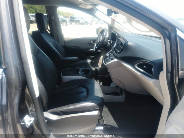 2C4RC1BG8LR182801 Chrysler Pacifica Touring L