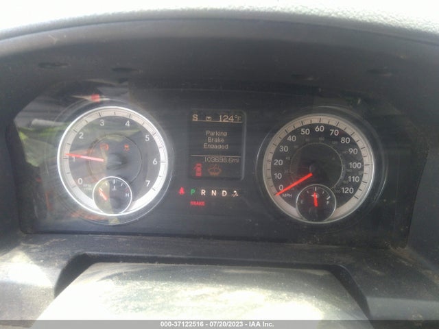 1C6RR6GG4JS156803 RAM 1500 Slt