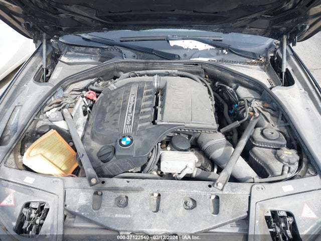 BMW 535i Xdrive 2015 WBA5B3C56FD542453 Image 10