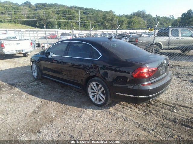 1VWBA7A33JC003513 Volkswagen Passat 2.0t Se