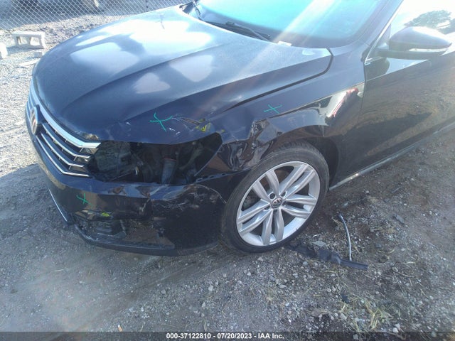 1VWBA7A33JC003513 Volkswagen Passat 2.0t Se