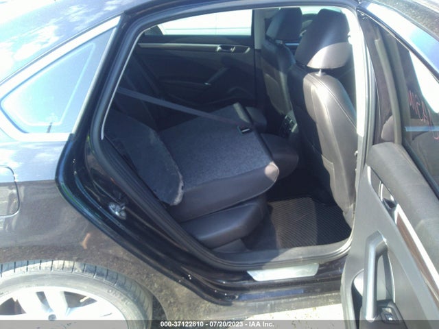 1VWBA7A33JC003513 Volkswagen Passat 2.0t Se