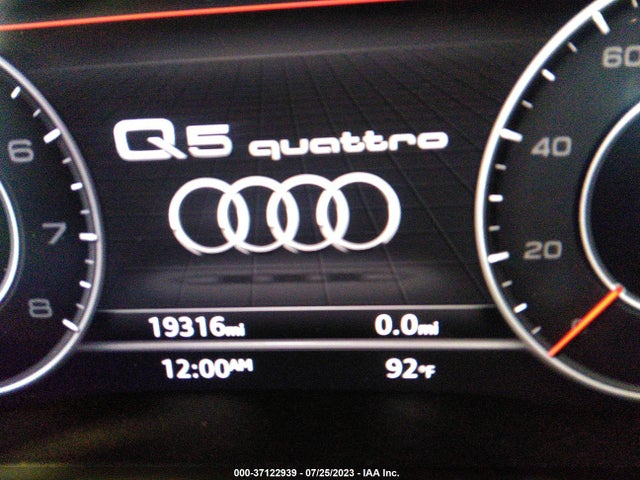 WA1BNAFY6J2209353 Audi Q5 Premium Plus