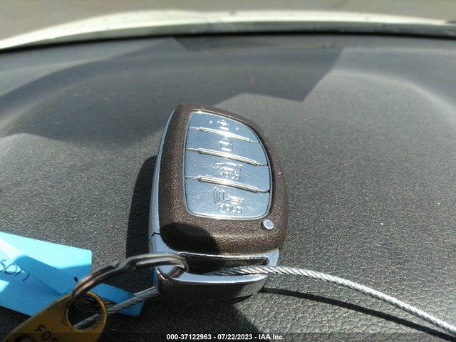 Hyundai Tucson Value 2019 KM8J33A42KU904194 Image 3