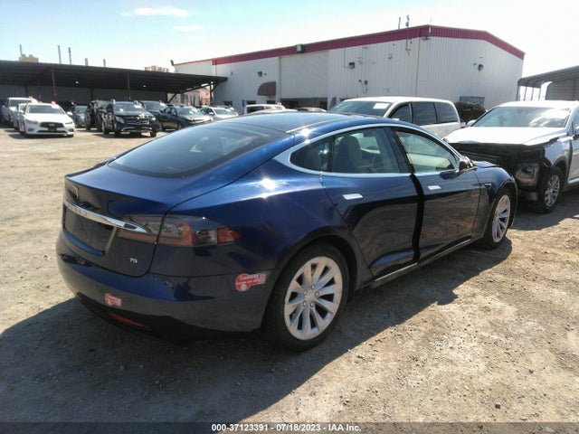 Tesla Model S 60/75 2017 5YJSA1E17HF210007 Image 4