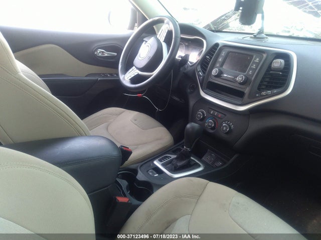1C4PJLAB5FW607756 Jeep Cherokee Sport