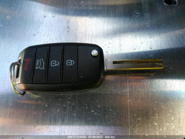 5XYPG4A31KG541145 KIA SORENTO LX