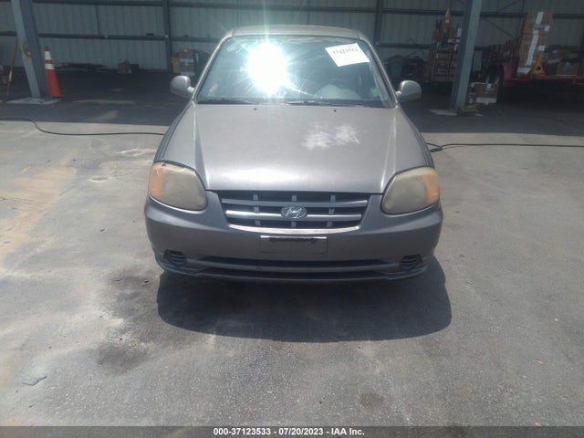 2005 HYUNDAI ACCENT GLS VIN: KMHCG45C25U602901