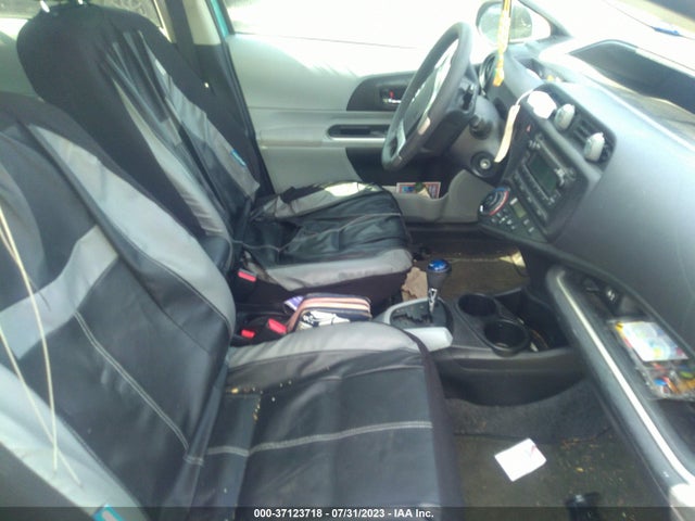 Toyota Prius C One/three/two/four 2014 JTDKDTB36E1083151 Image 11