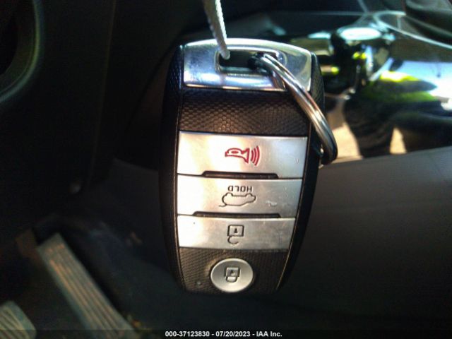 KNDJX3AAXH7499658 KIA Soul !