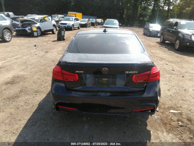 WBA8B7C59JA576207 BMW 3 Series 340i Xdrive