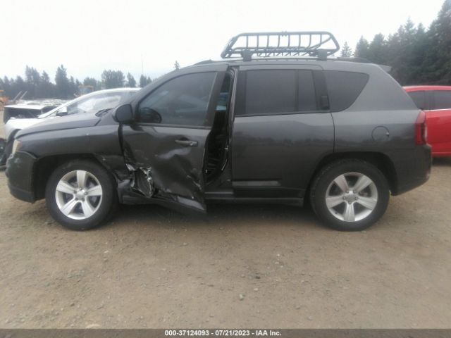 1C4NJDEB3GD637682 Jeep Compass Latitude