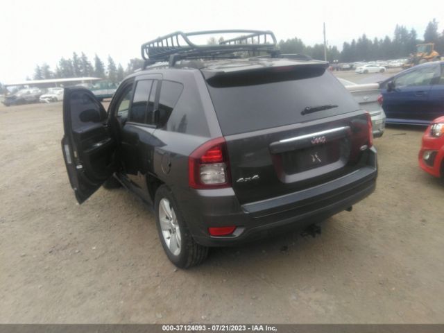 1C4NJDEB3GD637682 Jeep Compass Latitude