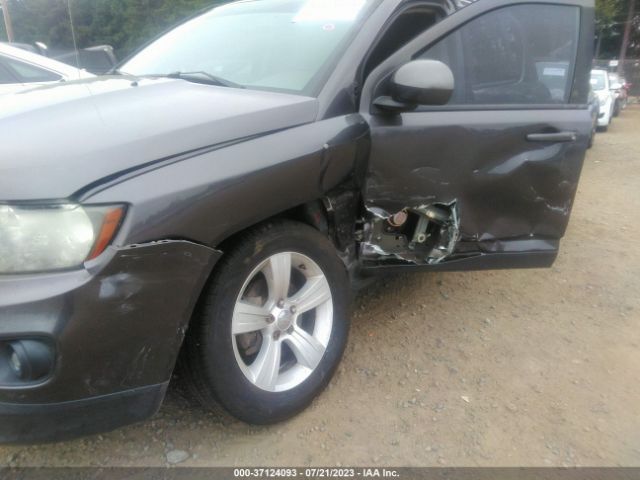 1C4NJDEB3GD637682 Jeep Compass Latitude