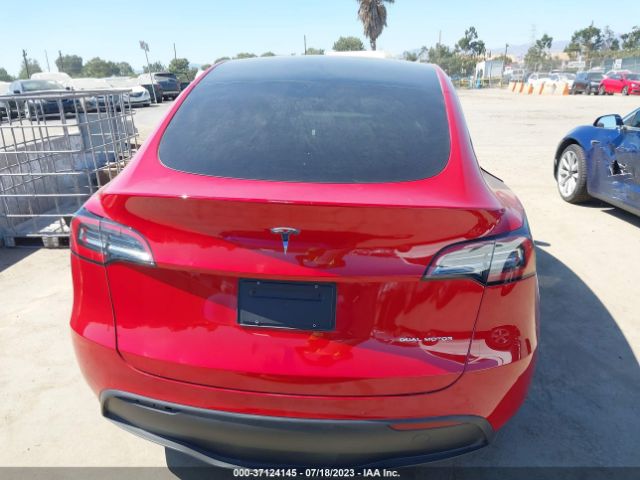 7SAYGAEE5NF352012 Tesla Model Y Long Range