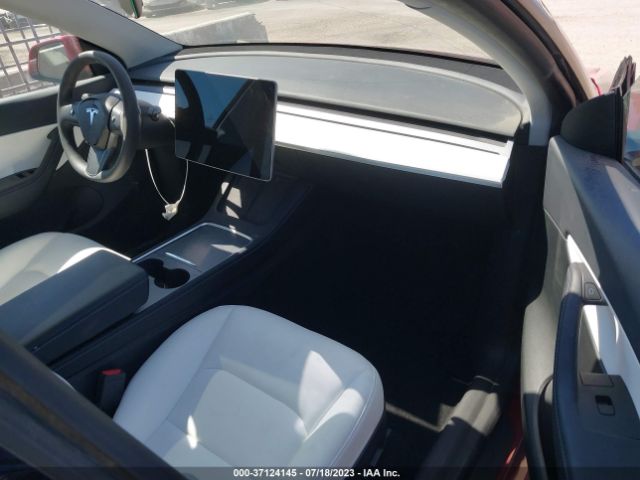 7SAYGAEE5NF352012 Tesla Model Y Long Range