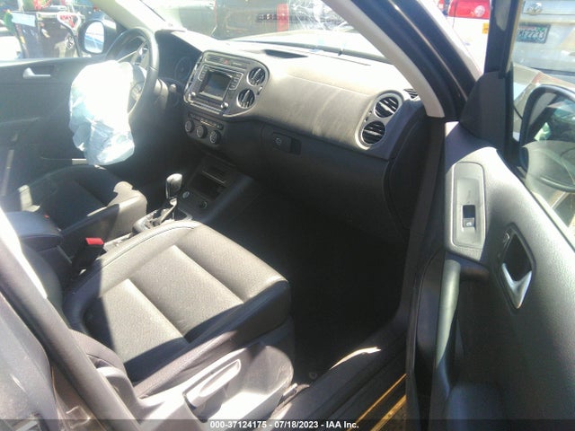 WVGBV7AX8GW523283 Volkswagen TIGUAN S