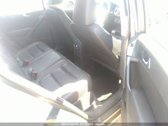 WVGBV7AX8GW523283 Volkswagen TIGUAN S