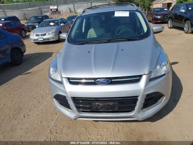 1FMCU9J9XFUC25994 Ford Escape Titanium