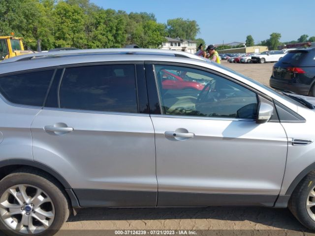 1FMCU9J9XFUC25994 Ford Escape Titanium