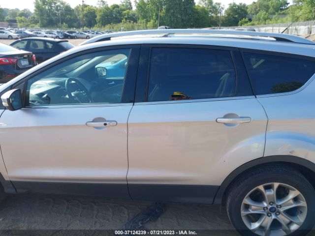 1FMCU9J9XFUC25994 Ford Escape Titanium