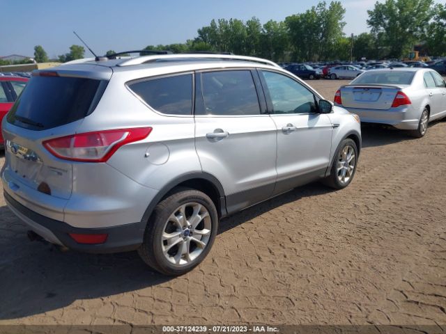 1FMCU9J9XFUC25994 Ford Escape Titanium