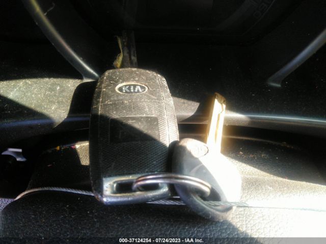 KNDPB3AC3E7596996 KIA Sportage Lx