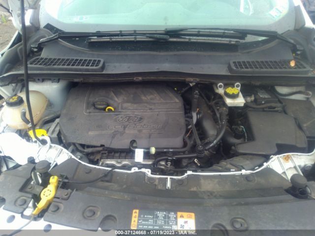 1FMCU0GD9JUD13175 Ford ESCAPE SE