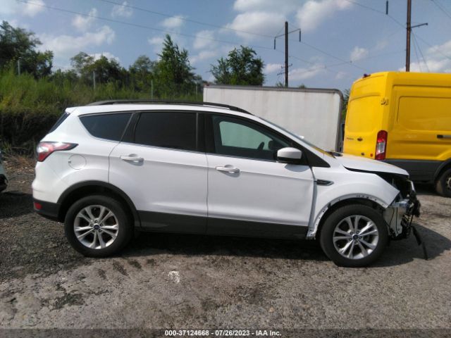 1FMCU0GD9JUD13175 Ford ESCAPE SE