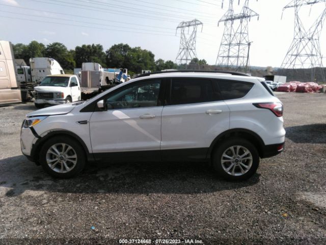 1FMCU0GD9JUD13175 Ford ESCAPE SE