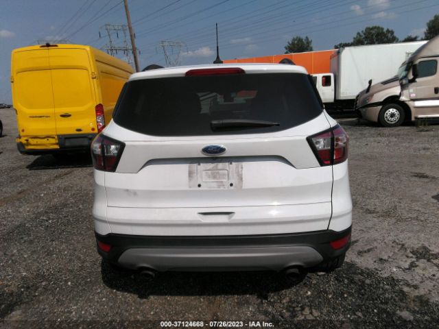 1FMCU0GD9JUD13175 Ford ESCAPE SE